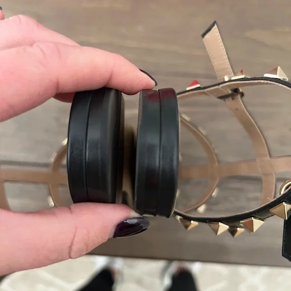 ✨Valentino Rockstud✨ Black Leather Ankle Strap Sandal - Picture 6 of 11